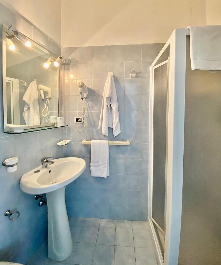 Hotel Il Romito Quercianella Esterno foto
