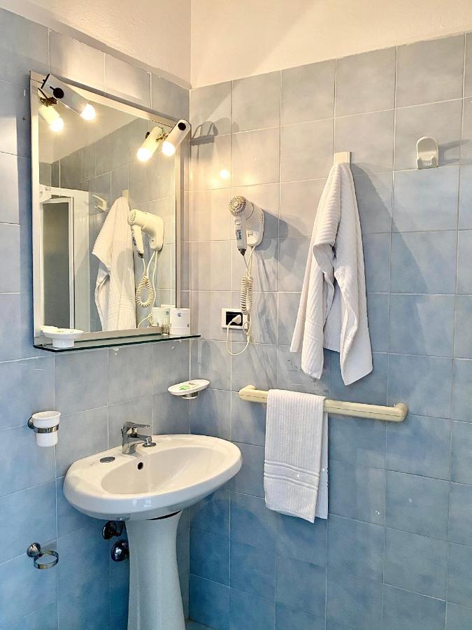 Hotel Il Romito Quercianella Esterno foto